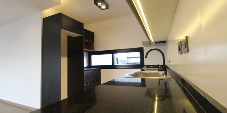 28ce71f53c89133772fd2d15d68e30f3