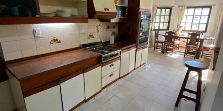 54c1930bc3b6302eeae6493d2dee6093